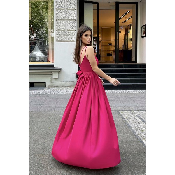 Dolga obleka s sijočimi naramnicami